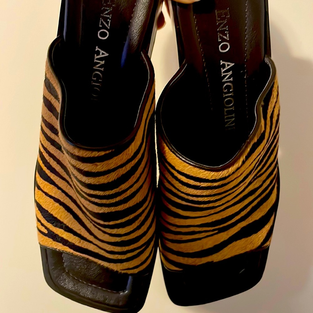 Animal print size 7 1/2 chunky low heeled slip on shoes